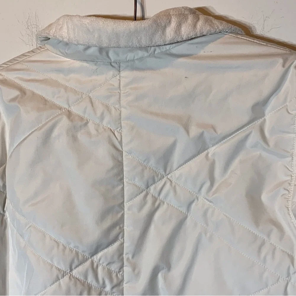 EUC Columbia Sportswear Company White Quilted Coat‎